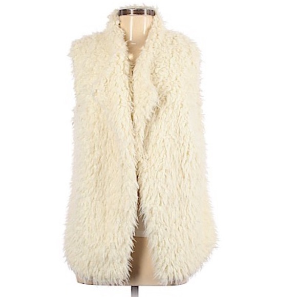 Melrose & Market  | faux fur vest - Picture 7 of 11
